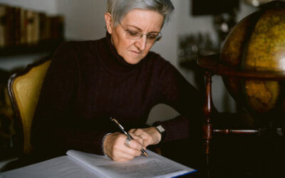 Scrivere la storia della tua vita: come farlo e quando affidarla a un ghostwriter | Mariangela Ottaviani